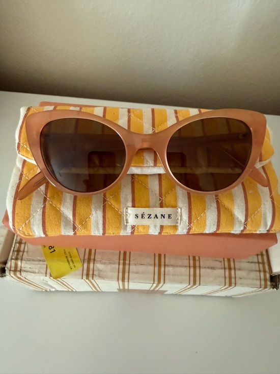 Sezane Bianca Sunglasses in Blush New with Box main image 12